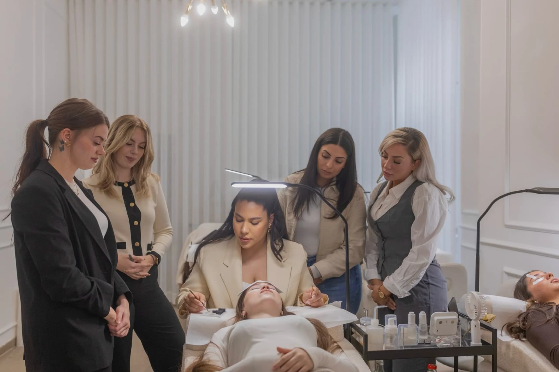 Lash Lifting Berlin: Wimpernlifting, Kosten & Studios — Beautinda Blog